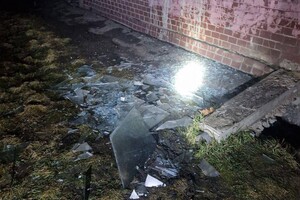 Вечірня атака БпЛА на Одесу: є влучання в житлову багатоповерхівку, постраждали люди (оновлено) фото 29
