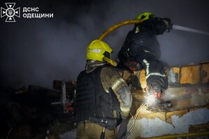 Дроновий удар по будинку в Одесі: під завалами виявили тіло жінки фото 9