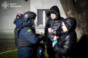 Дроновий удар по будинку в Одесі: під завалами виявили тіло жінки фото 15