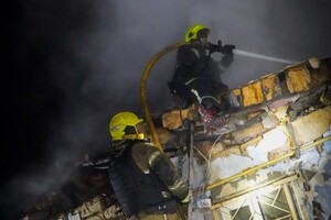 Дроновий удар по будинку в Одесі: під завалами виявили тіло жінки фото 16