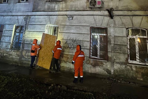 Дроновий удар по будинку в Одесі: під завалами виявили тіло жінки фото 17