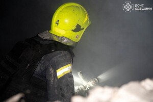 Ночью РФ атаковала Одессу БПЛА: есть повреждения домов и железнодорожных объектов фото 3