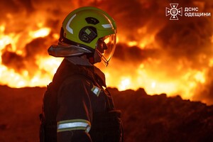 Ночью РФ атаковала Одессу БПЛА: есть повреждения домов и железнодорожных объектов фото 6