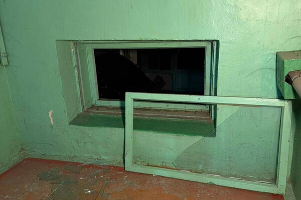 Ночью РФ атаковала Одессу БПЛА: есть повреждения домов и железнодорожных объектов фото 7