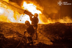 Ночью РФ атаковала Одессу БПЛА: есть повреждения домов и железнодорожных объектов фото 14