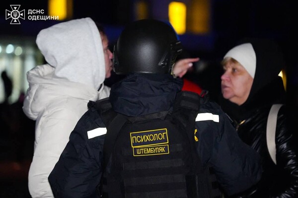 РФ атакувала Одесу ударними дронами: горить будинок, постраждали люди (оновлено) фото 5