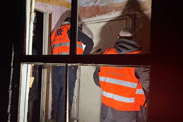 Зазнали пошкоджень будинки та навчальний заклад: подробиці нічного обстрілу Одеси (оновлено) фото