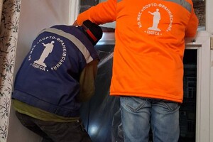 Зазнали пошкоджень будинки та навчальний заклад: подробиці нічного обстрілу Одеси (оновлено) фото 1