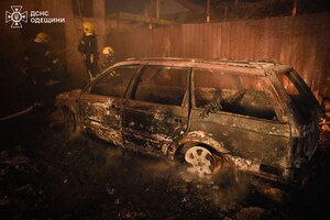 Зазнали пошкоджень будинки та навчальний заклад: подробиці нічного обстрілу Одеси (оновлено) фото 9