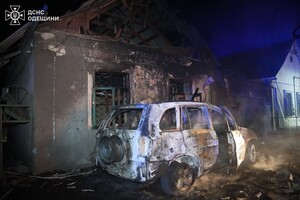 Зазнали пошкоджень будинки та навчальний заклад: подробиці нічного обстрілу Одеси (оновлено) фото 16