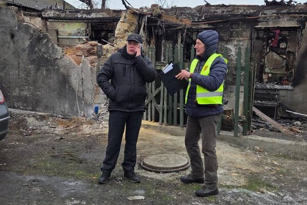 Зазнали пошкоджень будинки та навчальний заклад: подробиці нічного обстрілу Одеси (оновлено) фото 25