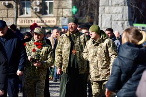 Память будет жить: на Аллее Героев в Одессе появились новые имена фото 6