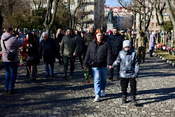 Память будет жить: на Аллее Героев в Одессе появились новые имена фото 9