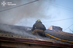 У середмісті Одеси горів житловий будинок: наслідки займання фото