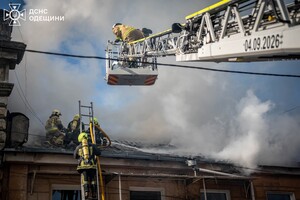 У середмісті Одеси горів житловий будинок: наслідки займання фото 9