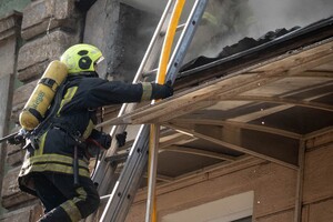 У середмісті Одеси горів житловий будинок: наслідки займання фото 12