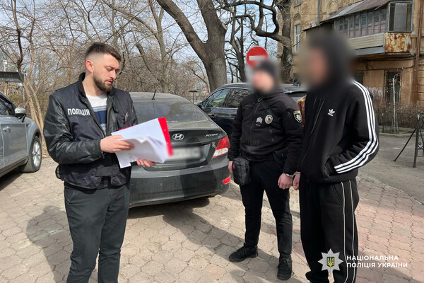 В центре Одессы горел Ford Mustang: кто и зачем поджег элитное авто фото 5