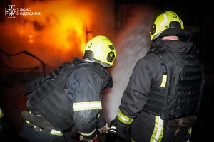 Массированный дроновый обстрел Одессы: под ударом оказалась портовая инфраструктура (обновлено) фото 3