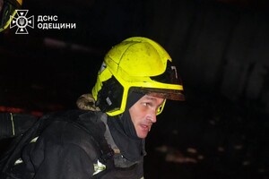 Массированный дроновый обстрел Одессы: под ударом оказалась портовая инфраструктура (обновлено) фото 7