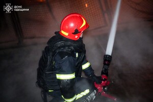 Массированный дроновый обстрел Одессы: под ударом оказалась портовая инфраструктура (обновлено) фото 8