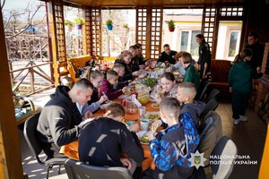 В Одесской области полицейские и дети из Луганской области отдохнули на ферме фото 6