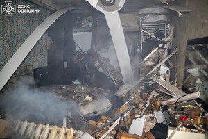 Ночной удар по жилому сектору Одессы: пострадали люди фото 13