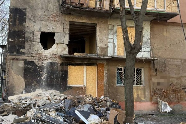 Ночной удар по жилому сектору Одессы: пострадали люди фото 15