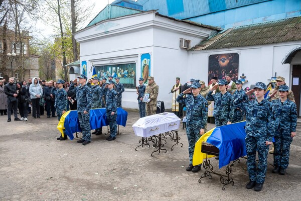 Дворічна дівчинка та прикордонниці: що відомо про жертв обстрілу Одеси 6 квітня фото 20