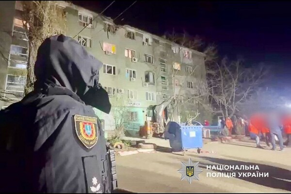 Ночной удар по жилому сектору Одессы унес жизни нескольких человек (обновлено) фото 28