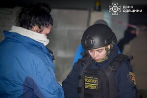 РФ ударила по Одесі ракетами та дронами: є загиблі та десятки постраждалих (оновлено) фото 4