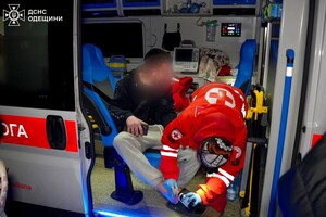 РФ ударила по Одесі ракетами та дронами: є загиблі та десятки постраждалих (оновлено) фото 12