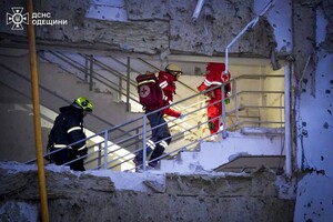 РФ ударила по Одесі ракетами та дронами: є загиблі та десятки постраждалих (оновлено) фото 13