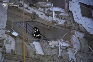 РФ ударила по Одесі ракетами та дронами: є загиблі та десятки постраждалих (оновлено) фото 15