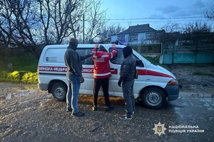 "Маскарад" за рулем скорой и дорогостоящее "путешествие": в Одесской области разоблачили двух дельцов фото 2