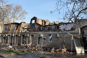 Россияне ударили по жилым домам в Одессе: есть жертвы и более полутора десятка пострадавших (обновлено) фото