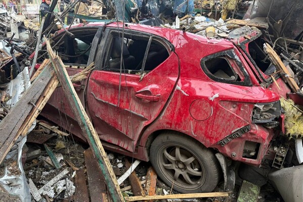 Россияне ударили по жилым домам в Одессе: есть жертвы и более полутора десятка пострадавших (обновлено) фото 4