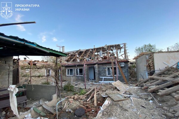 РФ завдала ударів по Одещині: постраждали люди, загорілося судно фото 3