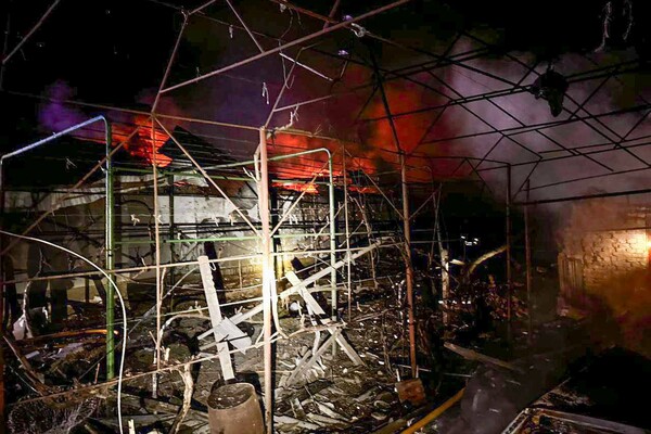 РФ завдала ударів по Одещині: постраждали люди, загорілося судно фото 4