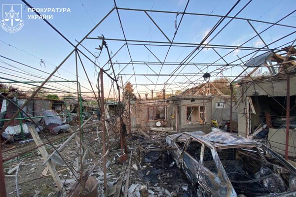 РФ завдала ударів по Одещині: постраждали люди, загорілося судно фото 6