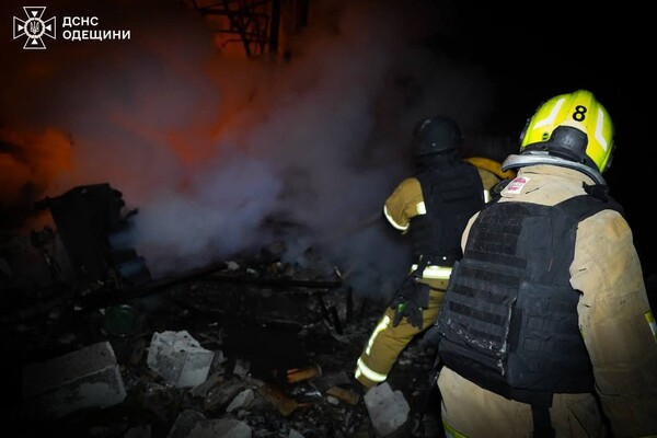 РФ ударила по судну та резервуарах з олією на Одещині: постраждала людина фото