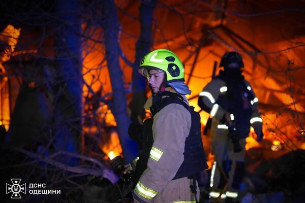 РФ ударила по судну та резервуарах з олією на Одещині: постраждала людина фото 2