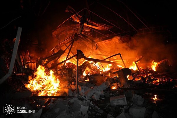 РФ ударила по судну та резервуарах з олією на Одещині: постраждала людина фото 7