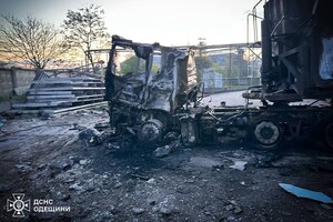 РФ ударила по судну та резервуарах з олією на Одещині: постраждала людина фото 11