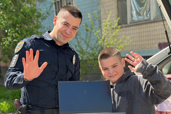 В Одессе мальчик из-за обстрела остался без мамы и потерял дом: ребенку помогает полиция фото 2