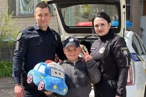 В Одессе мальчик из-за обстрела остался без мамы и потерял дом: ребенку помогает полиция фото 3