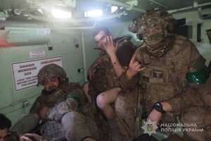 Полицейские Одесчины защищают Донбасс: кадры боевой работы на передовой фото