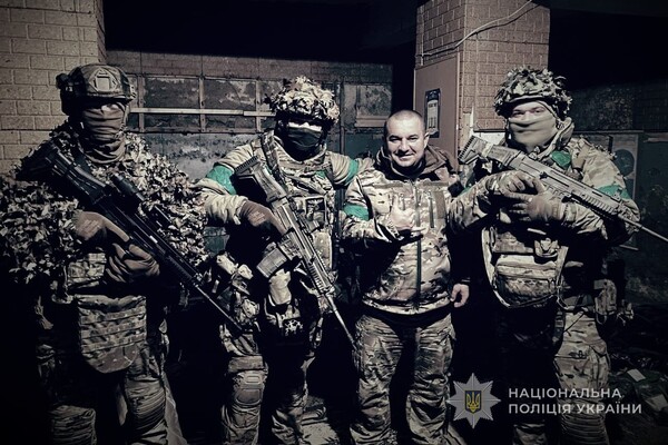 Полицейские Одесчины защищают Донбасс: кадры боевой работы на передовой фото 2