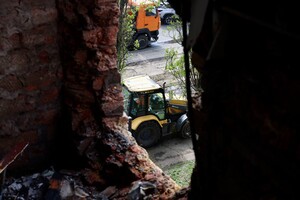 РФ завдала удару по будинках, дитсадку та школах Одеси: постраждали десятки людей фото 1