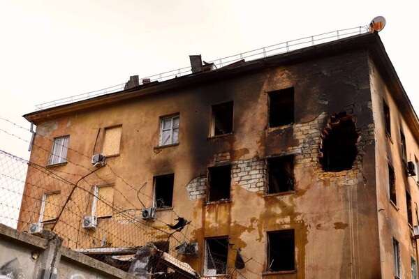 РФ завдала удару по будинках, дитсадку та школах Одеси: постраждали десятки людей фото 2