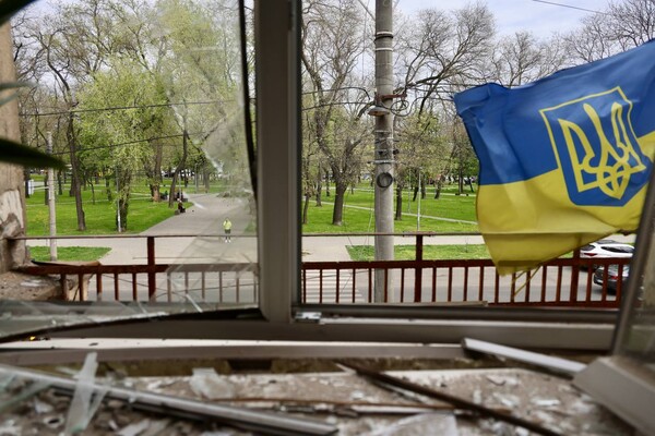 РФ завдала удару по будинках, дитсадку та школах Одеси: постраждали десятки людей фото 8